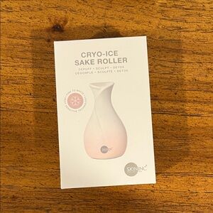 Skin Inc Cryo-Ice Sake Roller